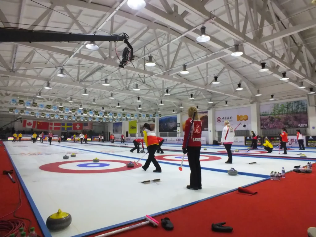 The project uses 300W LED high bay lights designed to provide high-output illumination for the indoor curling venue.